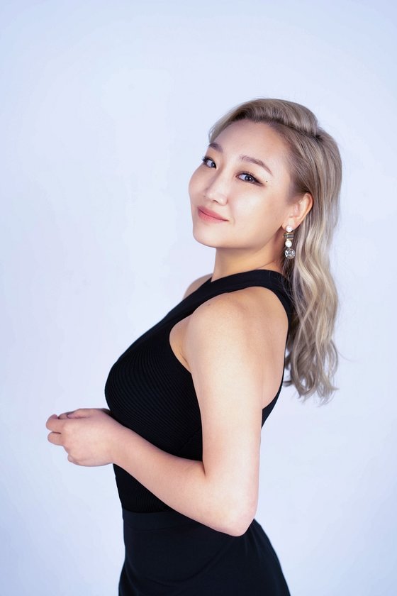 에스나, 리메이크 앨범 '러브 포가튼 바이 러브' 31일 발표 : 네이트 연예
