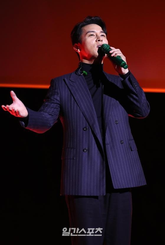 [포토]장민호, '감미로운 보이스' : 네이트 연예