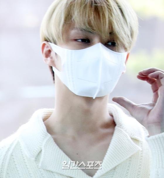 [포토] 세븐틴 준 '골든 아이콘택트' : 네이트 연예