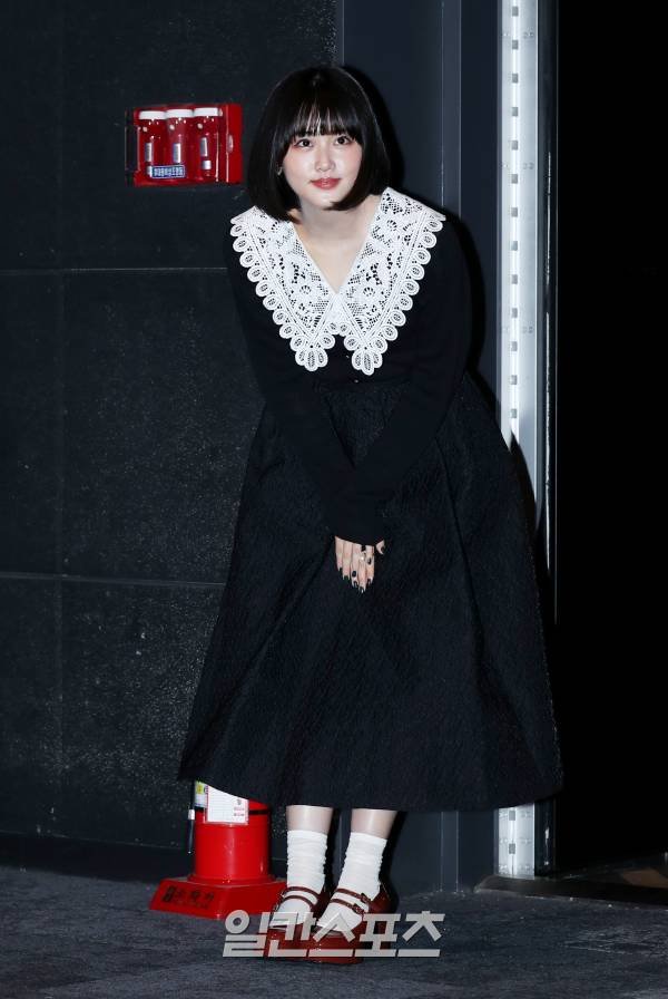 [포토] 하라 나노카 '귀여운 패션으로 꾸벅' : 네이트 연예