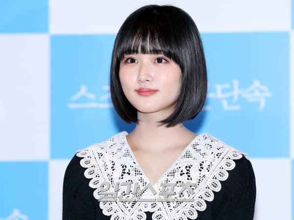 [포토] 하라 나노카 '살짝 짓는 미소에 심멎' : 네이트 연예