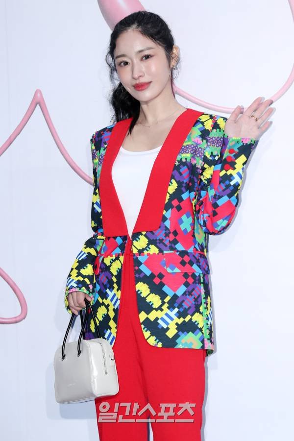 [포토] 이치하라 란 '예쁜 손인사' : 네이트 연예
