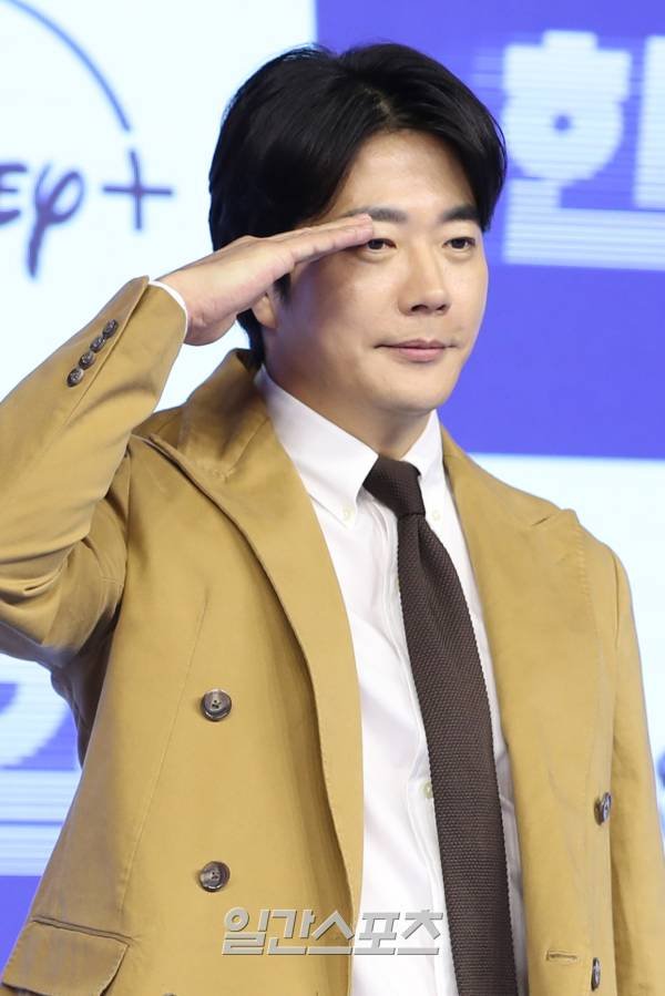 [포토] 권상우, 멋진 '한! 강!' 경례 : 네이트 연예