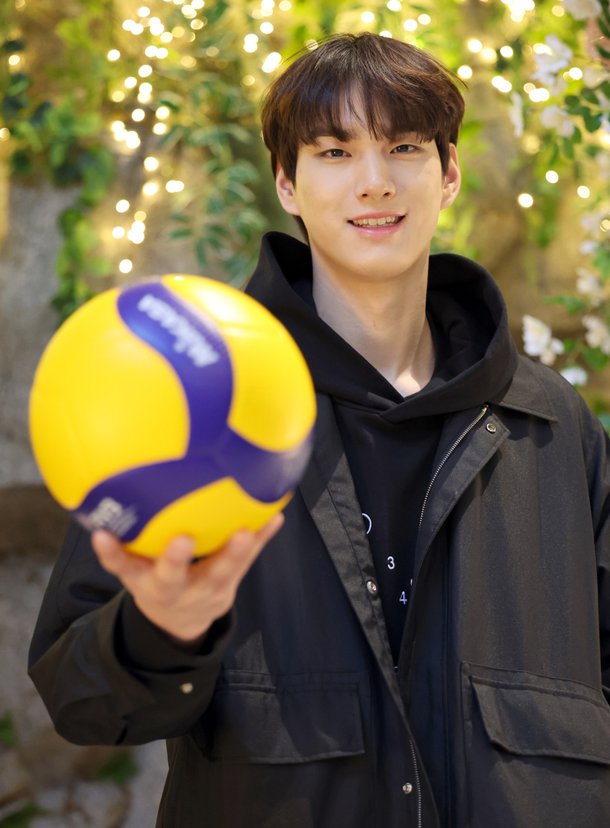 &amp;#39;팔로워 113만, 배구계 아이돌&amp;#39; 임성진 &amp;quot;솔로지옥보다 배구가 우선이죠&amp;quot; : 네이트 스포츠