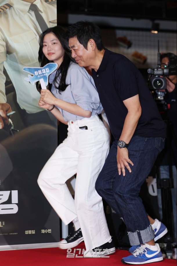 [포토] 성빈-성동일, 부녀가 함께 극장으로~ : 네이트 연예