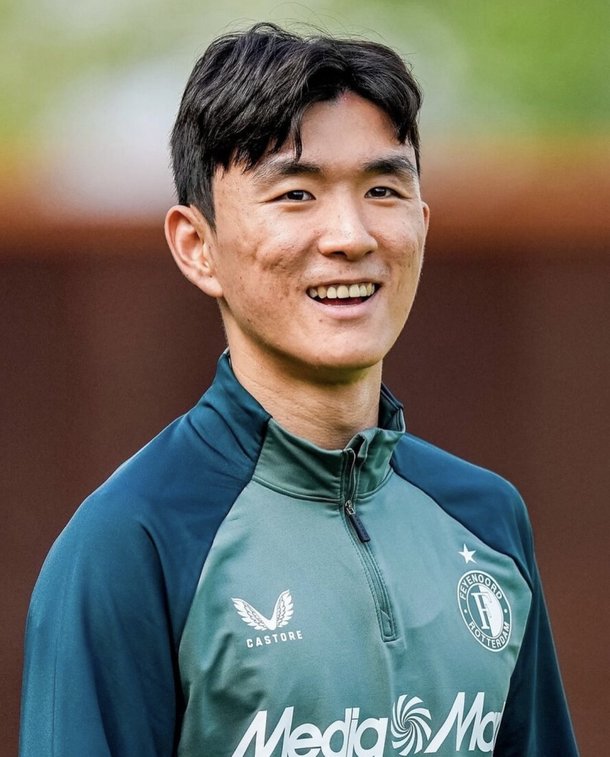 &amp;quot;네덜란드 잔디 너무 부럽다&amp;quot; 황인범 공개 발언…韓 축구 망신살, 유럽에도 알려진 &amp;#39;K-잔디&amp;#39; 문제 : 네이트 스포츠