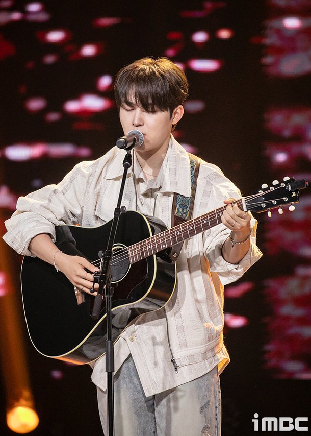 [포토] 범진, 감미로운 무대 : 네이트 뉴스