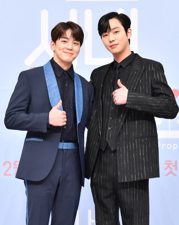 [포토]'사내맞선' 안효섭-김민규, '엄지척 브로맨스' : 네이트 연예