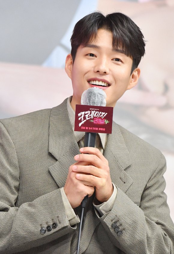 [포토]하준, '친해지려고 열심히 노력했어요' : 네이트 연예