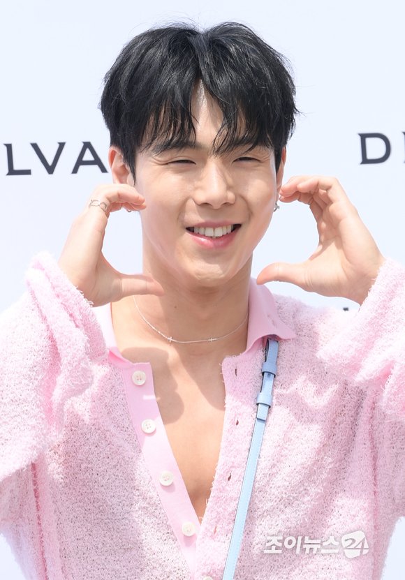 [포토]몬스타엑스 셔누, 귀여운 눈웃음 : 네이트 연예