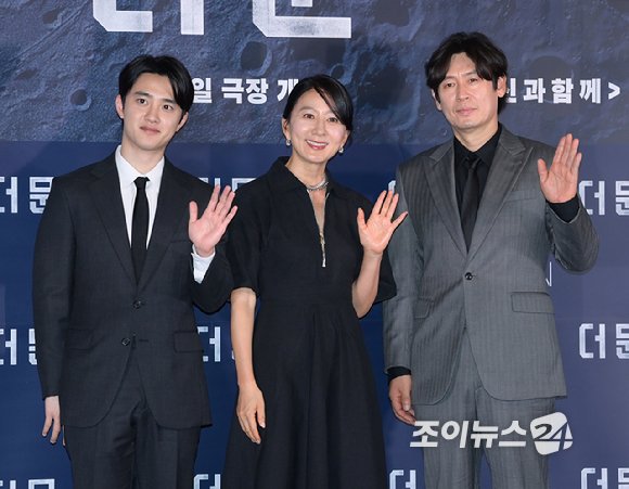 [포토]'더 문' 설경구-도경수-김희애, 이 배우들과 달로 떠나요 : 네이트 연예