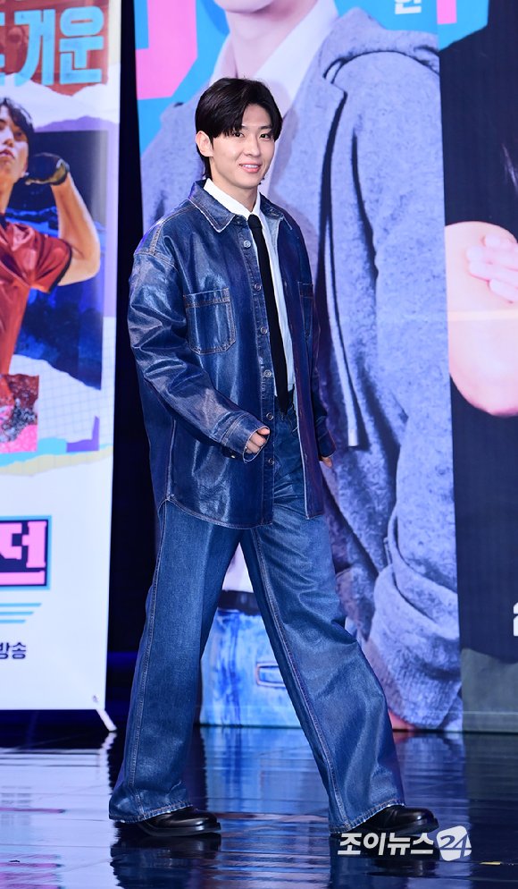 [포토]'대학체전' 덱스, 패완얼 청청패션 : 네이트 연예