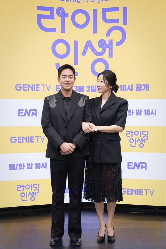 [포토] 전석호-전혜진 '자석 같은 부부 케미' : 네이트 연예