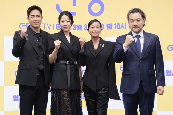 [포토] 전석호-전혜진-조민수-정진영 ''라이딩 인생' 파이팅' : 네이트 연예