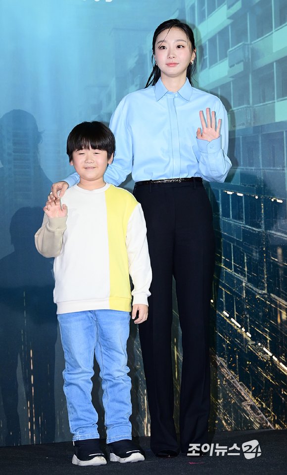 [포토] '대홍수' 김다미-권은성, 엄마와 아들 : 네이트 연예