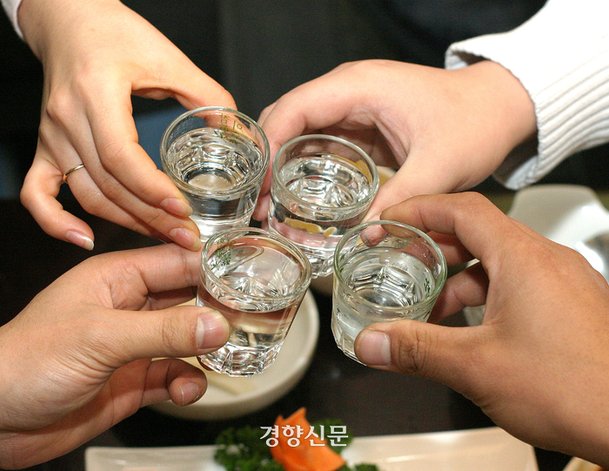 과음 후 복부나 사타구니에 통증 있다면··· '이 질환' 의심해야 : 네이트 뉴스