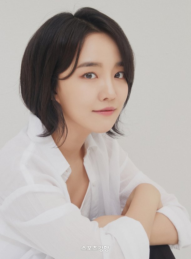 윤하 '사건의지평선' 우주처럼 빛난 역주행 신화 : 네이트 연예