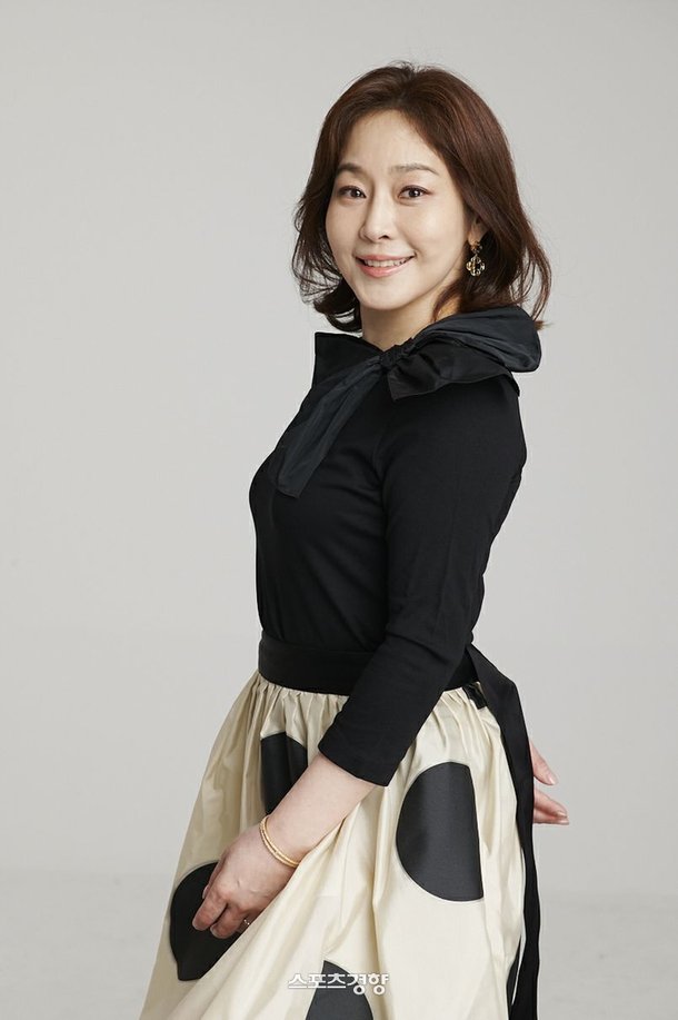 윤지영 '신호등 사랑' 발매…교통질서 필요한 남녀간 '속도차' : 네이트 연예