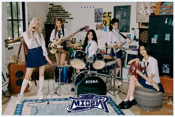 ITZY, 9월 4일부터 공식 팬클럽 MIDZY 3기 모집 : 네이트 연예