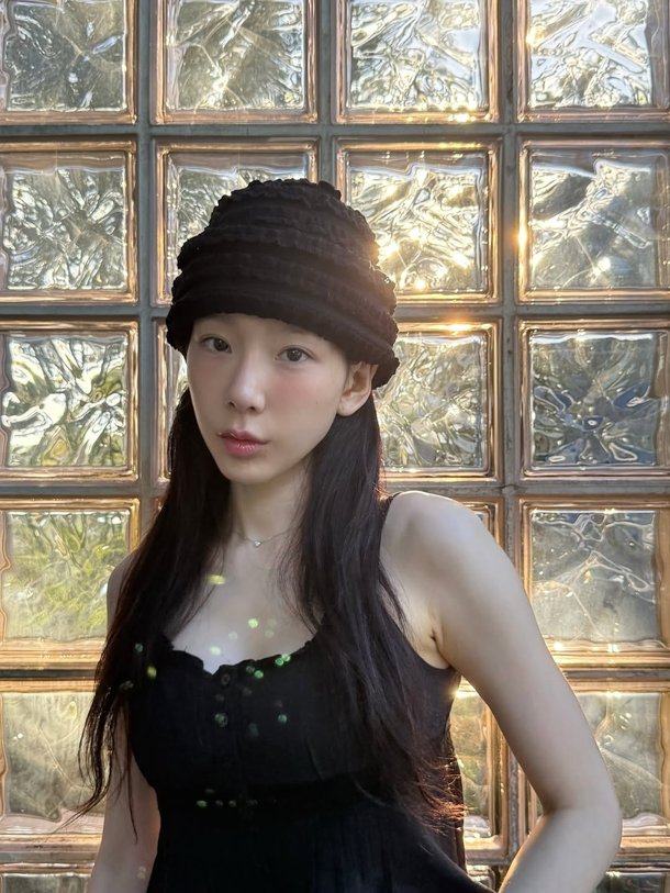태연, 청량美 넘치는 셀카 공개···'숲 속 요정으로 변신'[SNS는 지금] : 네이트 연예
