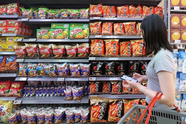 Global snack market grows as consumer conditions change : 네이트 뉴스