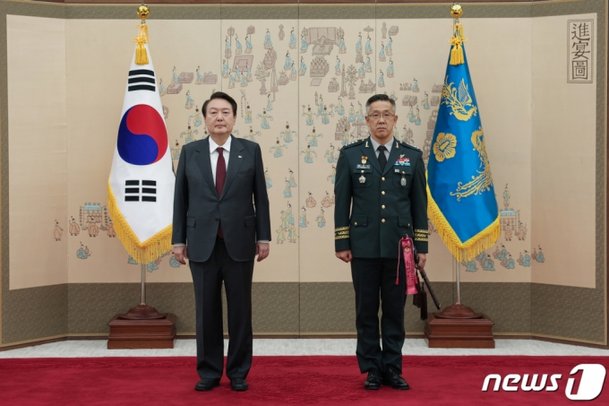합동참모차장에 황유성 중장…김계환 해병대사령관 유임 : 네이트 뉴스