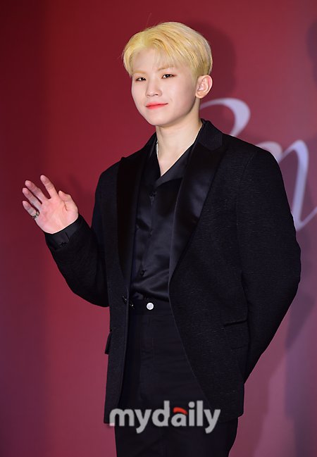 [MD포토] 세븐틴 우지 '미니 9집으로 돌아왔어요' : 네이트 연예