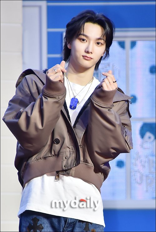 보이넥스트도어 성호, '미니하트 귀엽게' [MD포토] : 네이트 연예