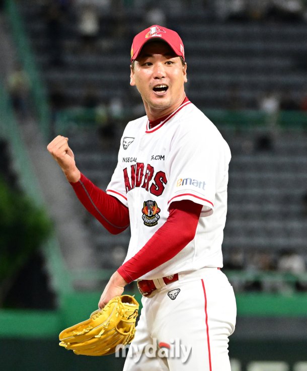&amp;quot;아웃이라고?&amp;quot; 본인도 놀란 &amp;#39;미친 호수비&amp;#39;…상대 더그아웃을 보며 물어본 김광현 [유진형의 현장 1mm] : 네이트 스포츠