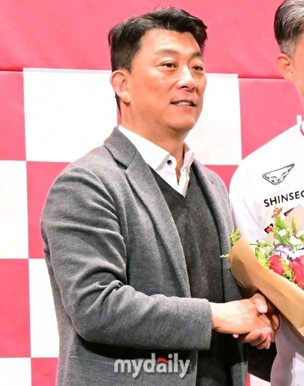 &amp;#39;원클럽맨&amp;#39; 김강민 강제 이적시킨 김성용 SSG 단장→R&amp;D 센터장…&amp;quot;논란에 책임 물어&amp;quot; 징계성 보직이동 [공식발표] : 네이트 스포츠