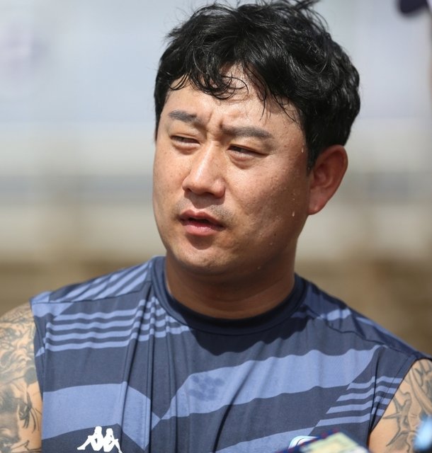 &amp;quot;내가 먼저 요청 드렸다&amp;quot; 부활한 베테랑의 &amp;#39;역제안&amp;#39;…롯데는 고민하지 않고 2년 계약으로 보답했다 [MD괌] : 네이트 스포츠