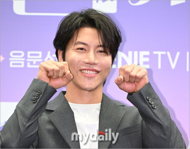 [MD포토] 음문석 '귀여움은 덤' : 네이트 연예