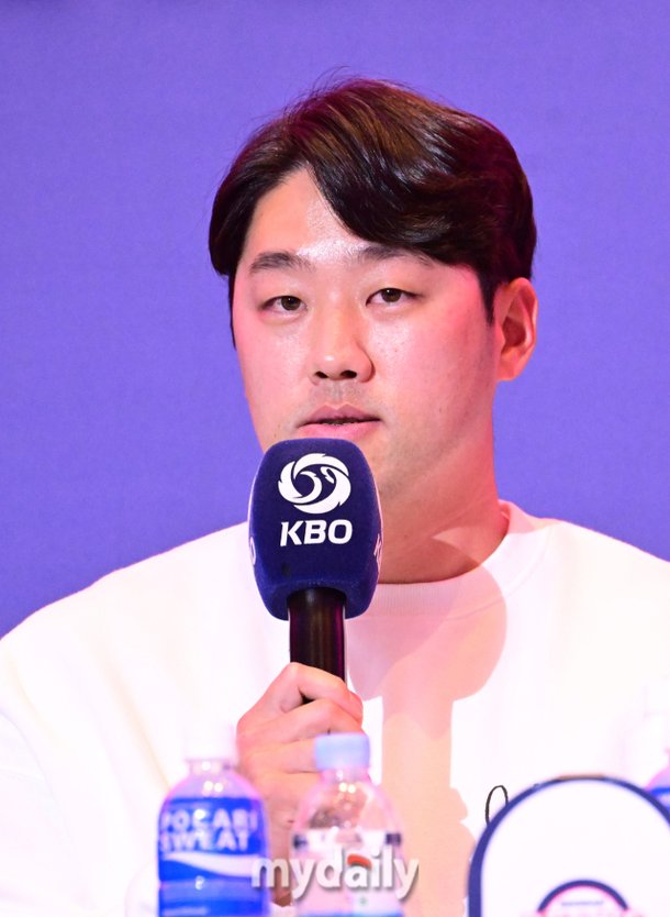 [MD포토] 양석환 &amp;quot;저 꼰대 주장입니다&amp;quot; : 네이트 스포츠