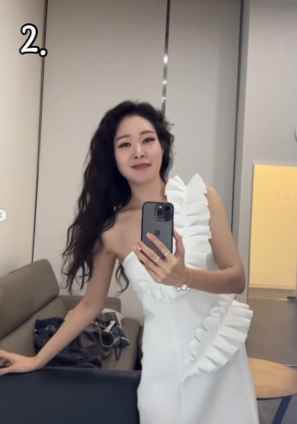 '170cm·48kg' 미자, 너무 슬림한 드레스 자태…미스코리아인 줄 알겠어 : 네이트 연예