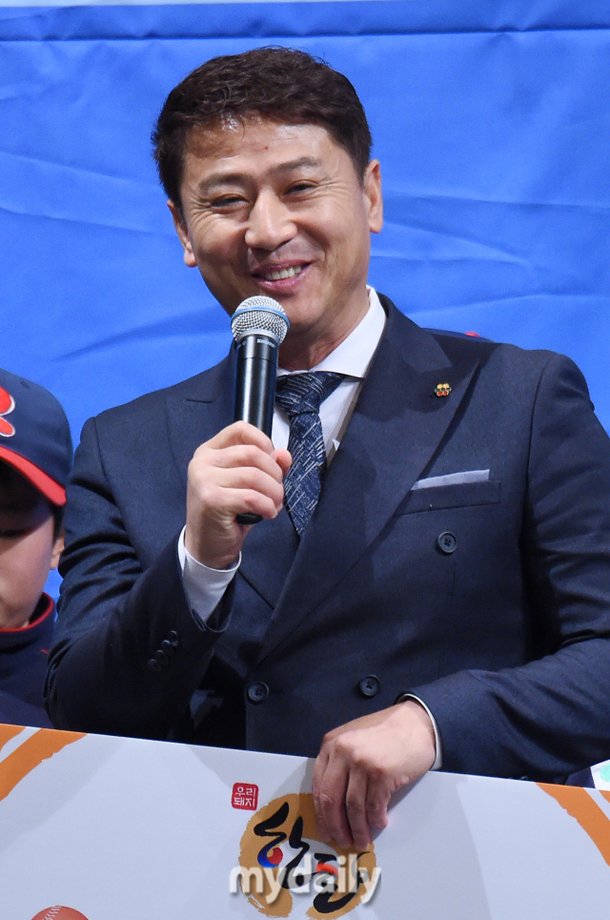 결국 박정태 SSG 퓨처스 감독, 스스로 지휘봉 내려 놓는다 &amp;quot;우려 목소리 들어, 심려 끼쳐드리고 싶지 않아&amp;quot; [공식발표 ...