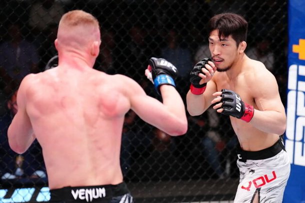 '유짓수'는 강했다! 유수영 UFC 데뷔전서 강렬한 V→커닝햄에게 심판전원일치 판정승…"한국 UFC 대회 원한다" : 네이트 스포츠