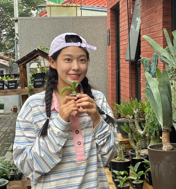 &amp;#39;장꾸미&amp;#39; 설현, 새 친구 집에 들였다 &amp;quot;앞으로 잘 살아보자&amp;quot; | 아이돌24시 : 네이트 연예