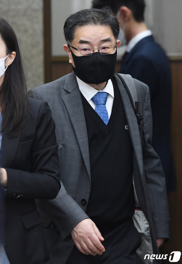 이헌 
