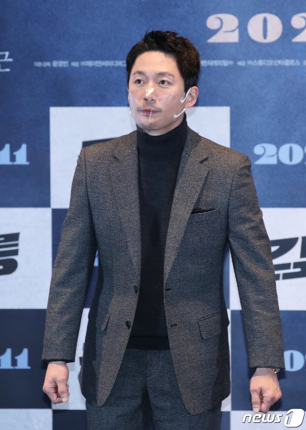 언론시사회 참석한 배우 장혁 : 네이트 연예