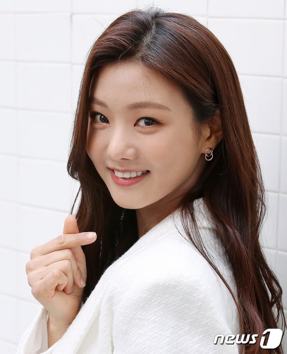 이세희, 심쿵 눈맞춤 : 네이트 연예