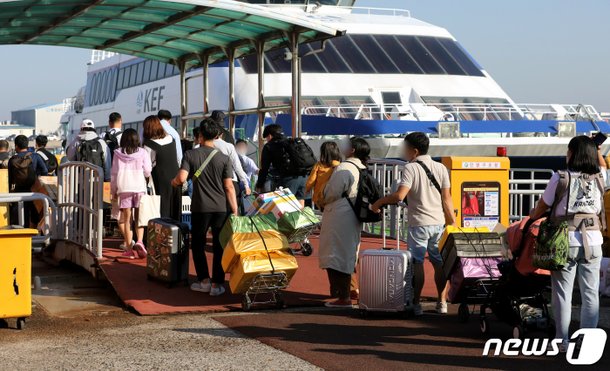 인천-도서 잇는 연안여객터미널 정상 운항 : 네이트 뉴스 인천-도서 잇는 연안여객터미널 정상 운항 : 네이트 뉴스