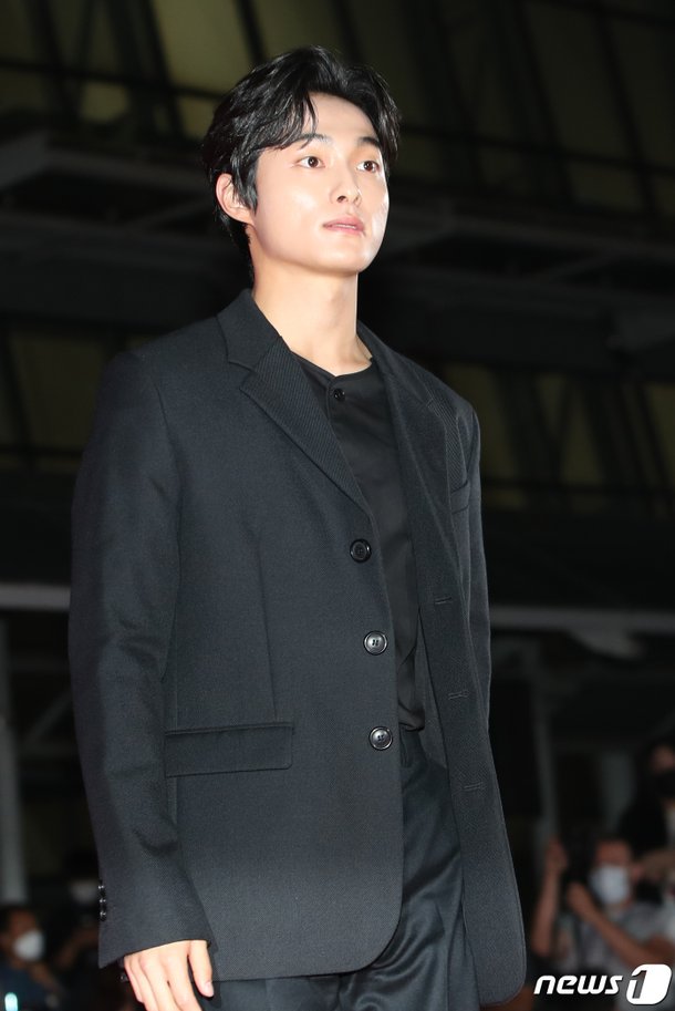 '지우학' 윤찬영, APAN 나들이 : 네이트 뉴스