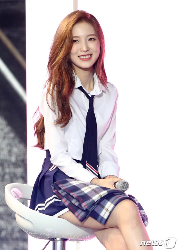 오마이걸 아린, 청초한 미모 : 네이트 연예