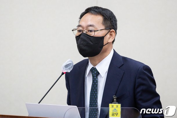 [국감] 참고인 답변하는 전성인 홍익대 교수 : 네이트 뉴스