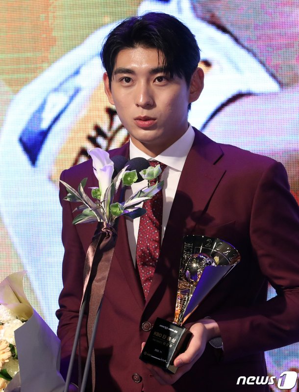 &amp;#39;타격 5관왕&amp;#39; 이정후 &amp;quot;타격·타점왕 애착…우승 못한 건 아쉬워&amp;quot; : 네이트 스포츠