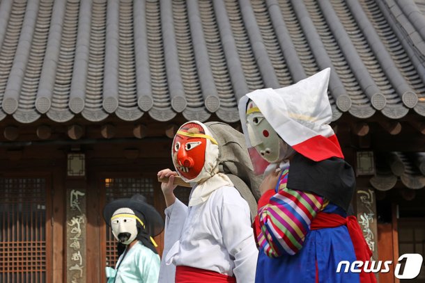 한국의 탈춤 : 네이트 뉴스