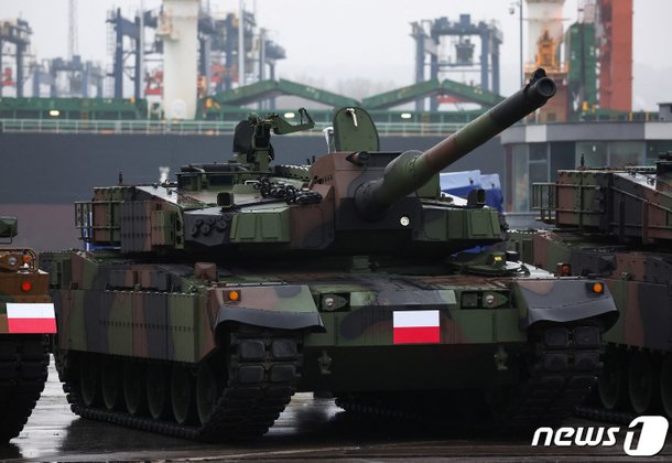 [뉴스1 PICK]K2전차·K9자주포 초도물량 폴란드 상륙…대통령 직접 환영 : 네이트 뉴스