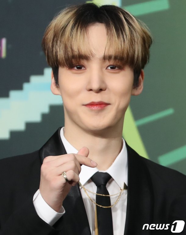 에이티즈 윤호, 말랑말랑 하트 : 네이트 뉴스