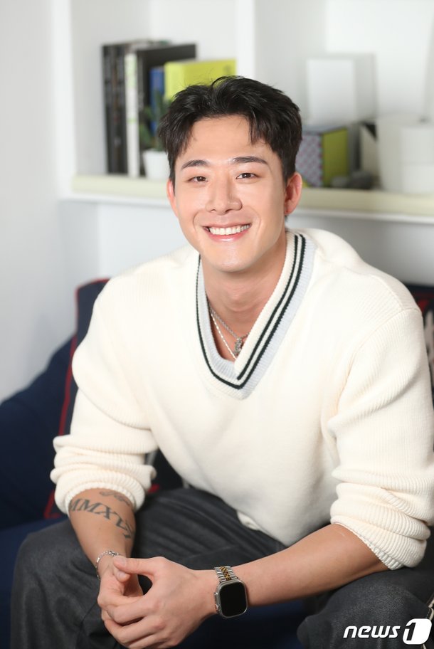 '피지컬: 100' 차현승, 달콤 미소에 퐁당 : 네이트 연예