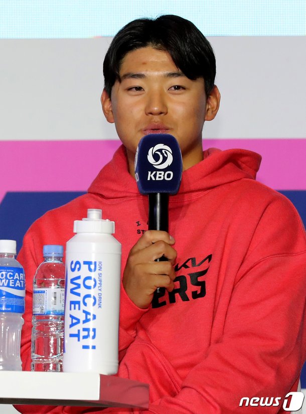 &amp;#39;중족골 골절&amp;#39; KIA 김도영, 결국 수술대 오른다…&amp;quot;회복까지 12~16주 소요&amp;quot; : 네이트 스포츠